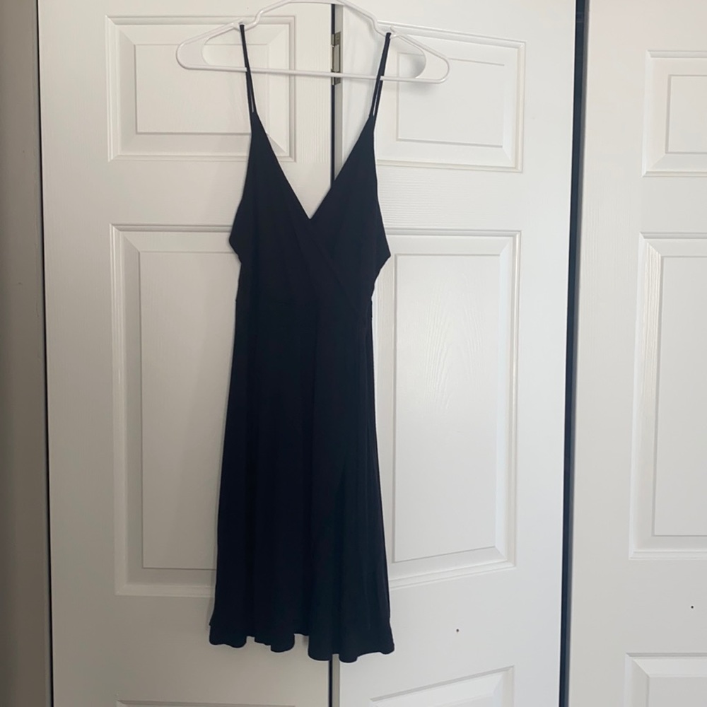 Side tie waist black dress